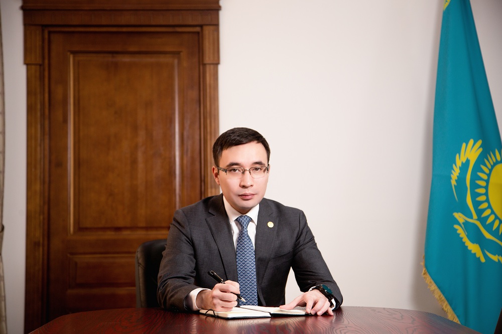 رومان سكليار «قيدي» اق جاڭا باسقارما باسشىسىن تانىستىردى