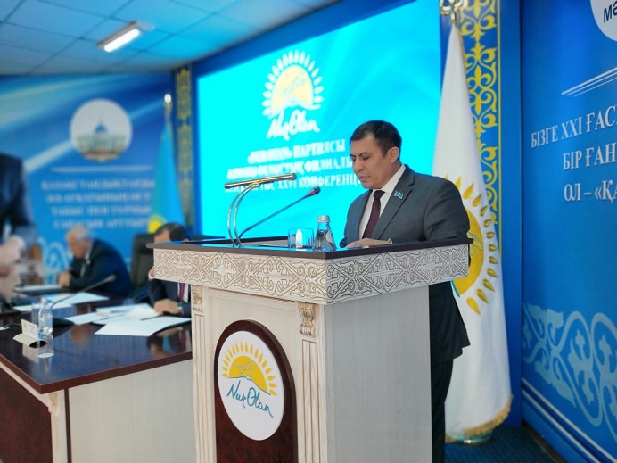 الەۋمەتتىك قولداۋ باعىتى – پارتيانىڭ باستى نازارىندا