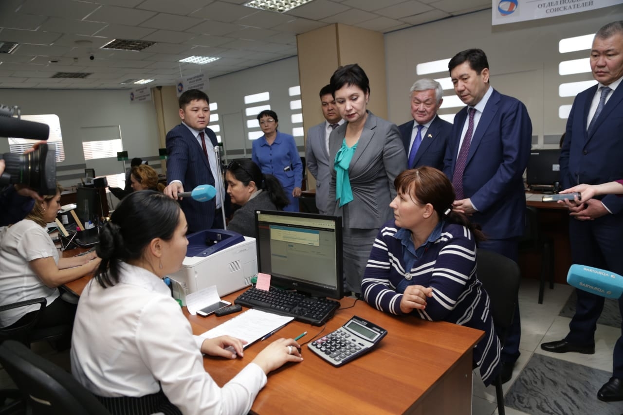 گۇلشارا ابدىحالىقوۆا باستاعان ۇكىمەتتىك توپ قاراعاندى وبلىسىنا جۇمىس ساپارىمەن كەلدى