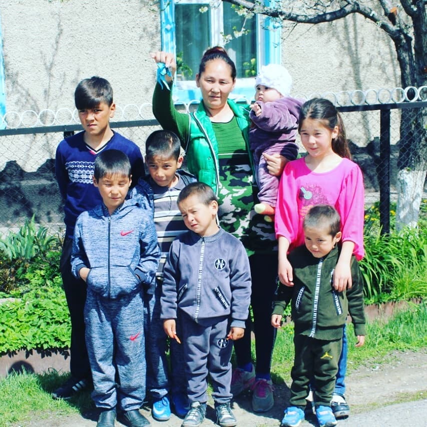 كاسىپكەر «كۇمىس القالى» اناعا تەكەلى قالاسىنان ءۇي سىيلادى