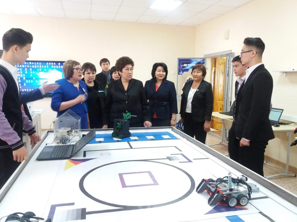 كۇلاش ءشامشيدينوۆا سەمەيدەگى №5 مەكتەپ-گيمنازيا جۇمىسىنا جوعارى باعا بەردى