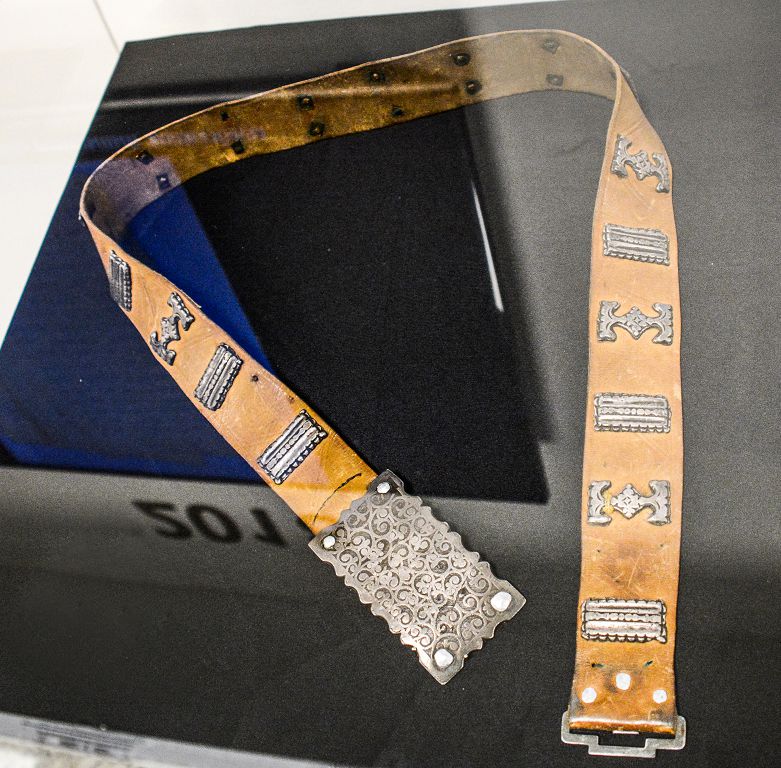 كەنەننىڭ  كەمەر بەلدىگى