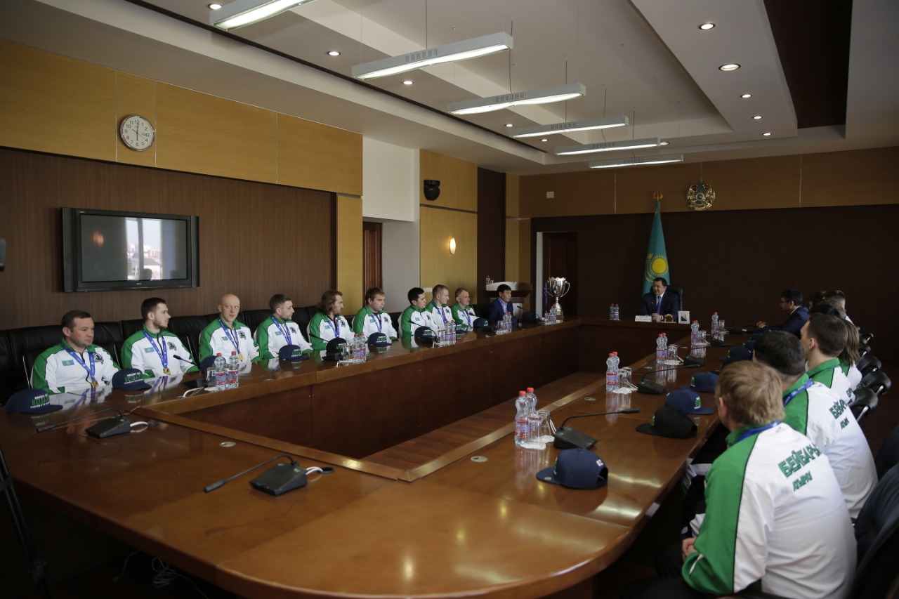 نۇرلان نوعاەۆ «بەيبارىس» حوككەي كلۋبىن جەڭىسىمەن قۇتتىقتادى