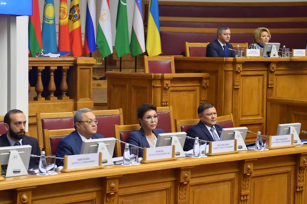 بىرقاتار ەكىجاقتى كەزدەسۋلەر وتكىزدى