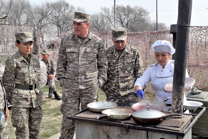 «باتىس» وڭىرلىك قولباسشىلىعىنىڭ اسكەري اسپازشىلارى مەن ناۋبايشىلارى قارۋلى كۇشتەردىڭ ۇزدىگى اتاندى