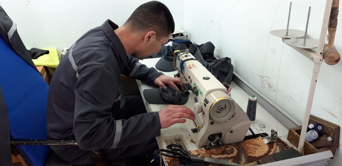 «ءبىلىم الۋدا, ەڭبەك ەتۋدە, قارىزدارىن وتەۋدە»