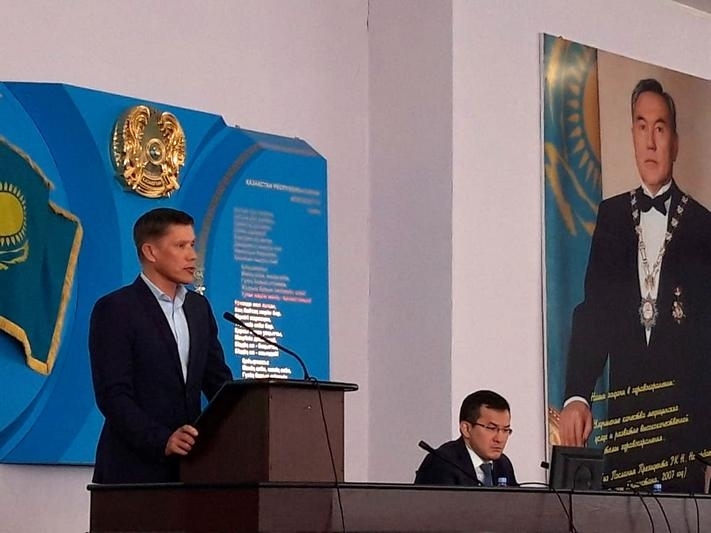 قاراعاندىنىڭ دارىگەرلەرى «Nur Otan» ۇسىنعان ۇمىتكەردى قولدادى