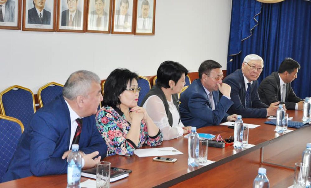 «اتىراۋ-اقپارات» وكىلدەرى – باس باسىلىمدا