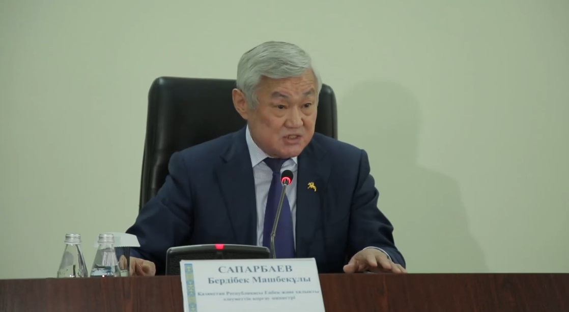 ەلورداداعى كوپ بالالى انالارمەن كەزدەستى