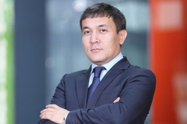 ايدوس ۇكىباي Twitter-دە ءوز پاراقشاسىن اشتى