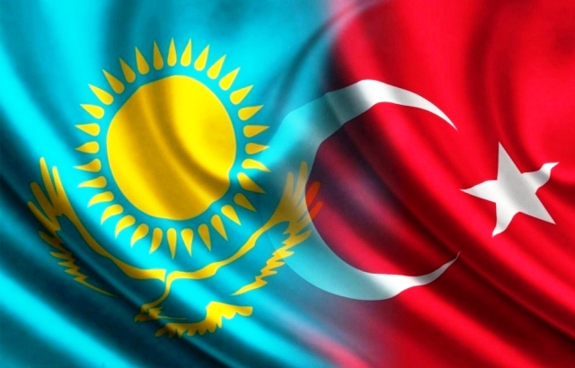 انكارادا قازاقستاننىڭ ينۆەستيتسيالىق تارتىمدىلىعى تانىستىرىلدى