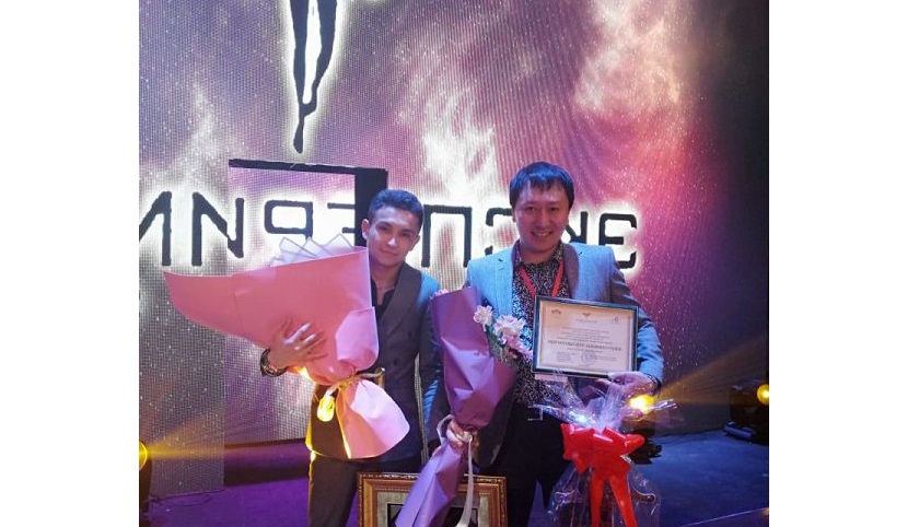 جاستار تەاترىنىڭ ءساتتى ساپارى