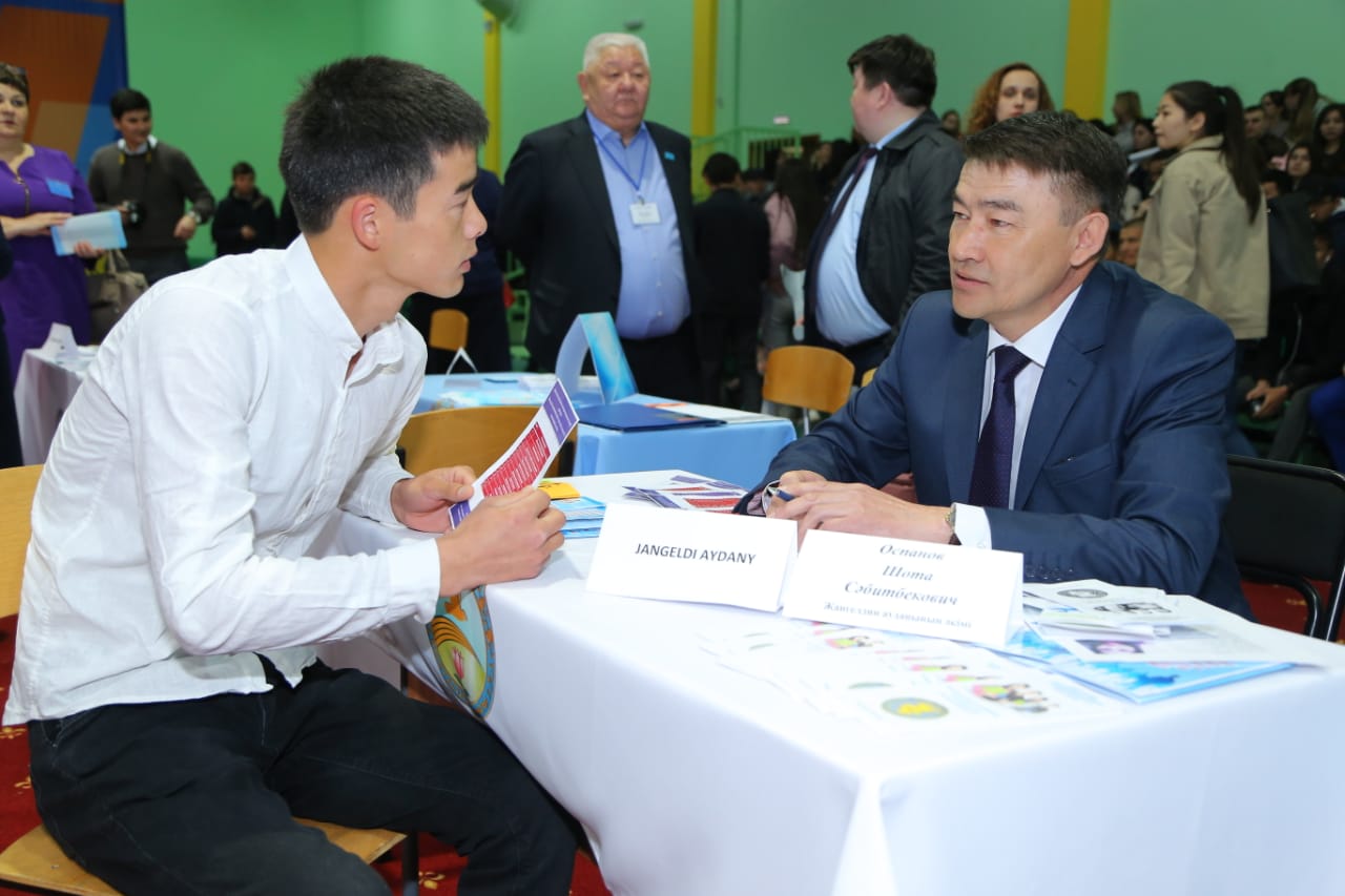 قوستانايدا «سولتۇستىكتە سەرپىندىكتەر سەرپىلى» ەڭبەك جارمەڭكەسى ءوتتى