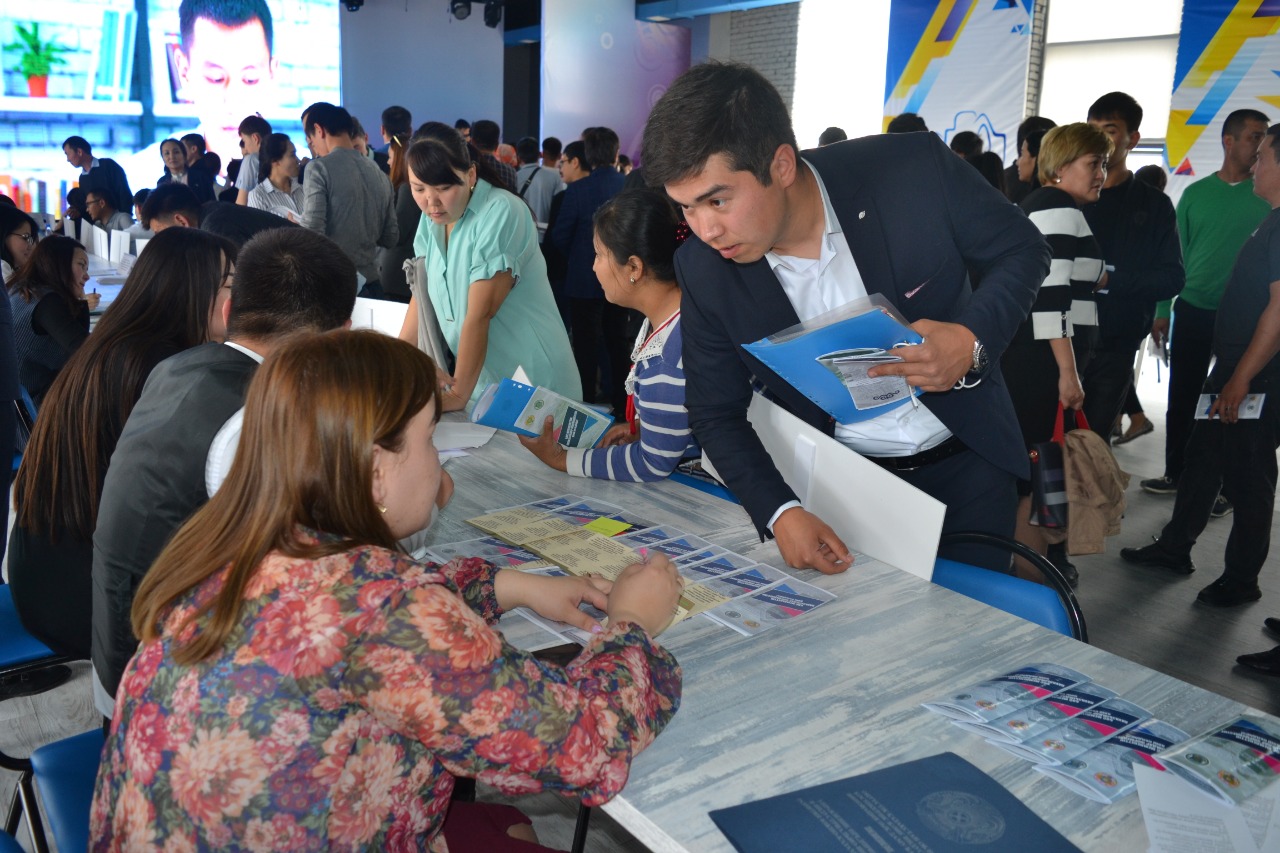 تۇركىستانداعى اكىمشىلىك لاۋازىمدار جارمەڭكەسىندە 500-گە جۋىق جۇمىس ورنى ۇسىنىلدى