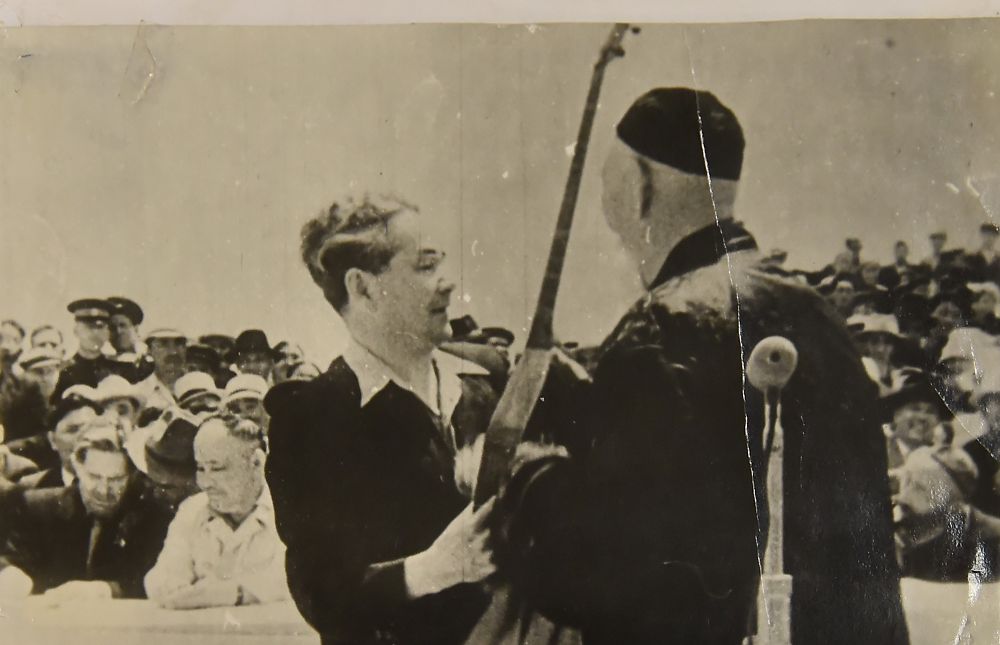 جۇبانوۆ سىيلاعان دومبىرا