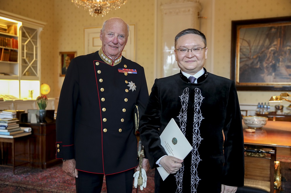 قازاقستاننىڭ ەلشىسى نورۆەگيا كورولىنە سەنىم گراموتالارىن تاپسىردى