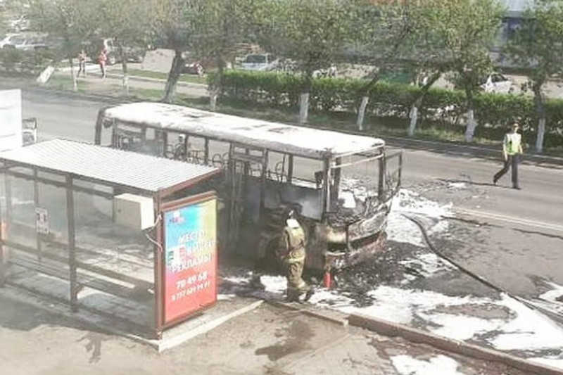 پەتروپاۆلدا ءۇش كۇندە ەكى اۆتوبۋس ورتكە ورانعان