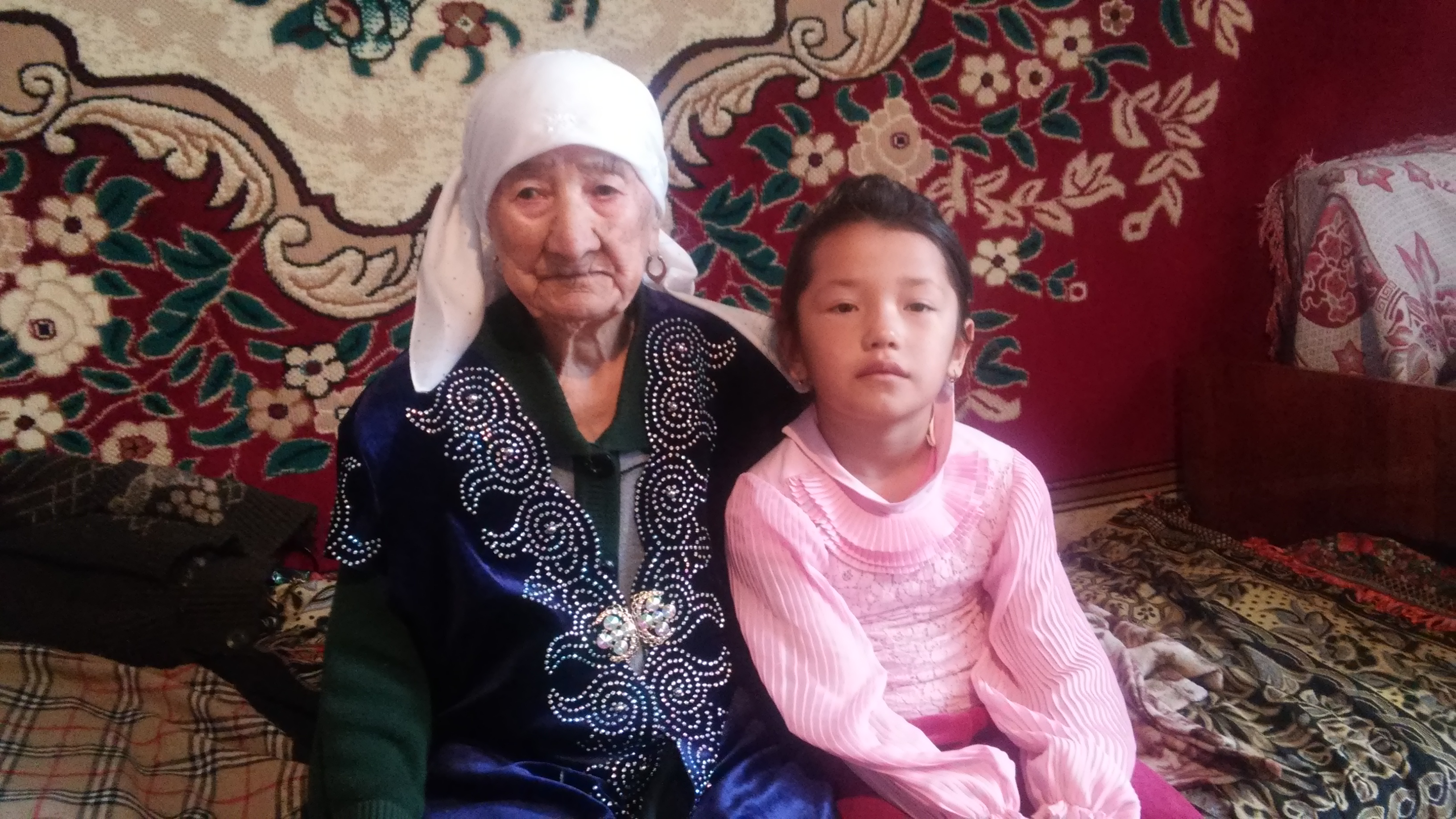 جيىرماعا جۋىق بالانىڭ كىندىك شەشەسى