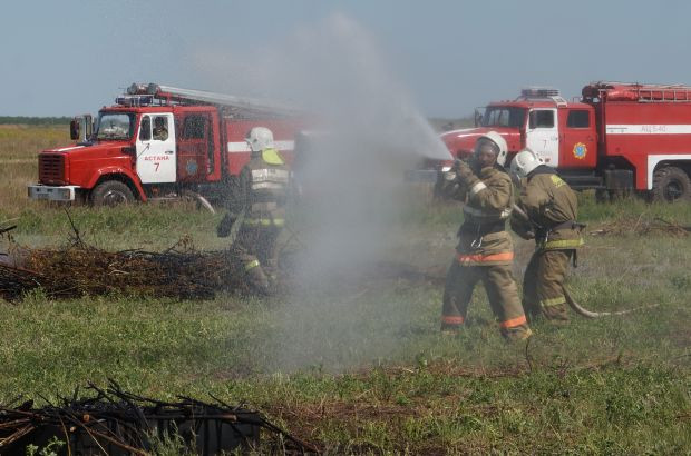 ەلوردالىق ءورت سوندىرۋشىلەر جازعى ماۋسىمنىڭ قيىندىقتارىنا دايىن