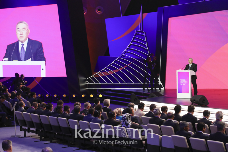 نۇرسۇلتان نازارباەۆ: بيلىك ءترانزيتى بەيبىت جاعدايدا ءوتىپ جاتىر