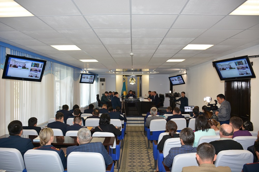 قازاقستان جانە رەسەي پوليتسەيلەرى قىلمىستى ەڭسەرۋدىڭ جولدارىن تالقىلادى