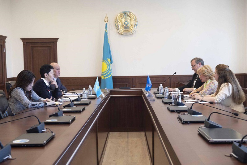 حالىقارالىق بايقاۋشىلارمەن كەزدەستى