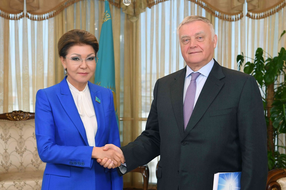 داريعا نازارباەۆا ۆلاديمير ياكۋنيندى قابىلدادى