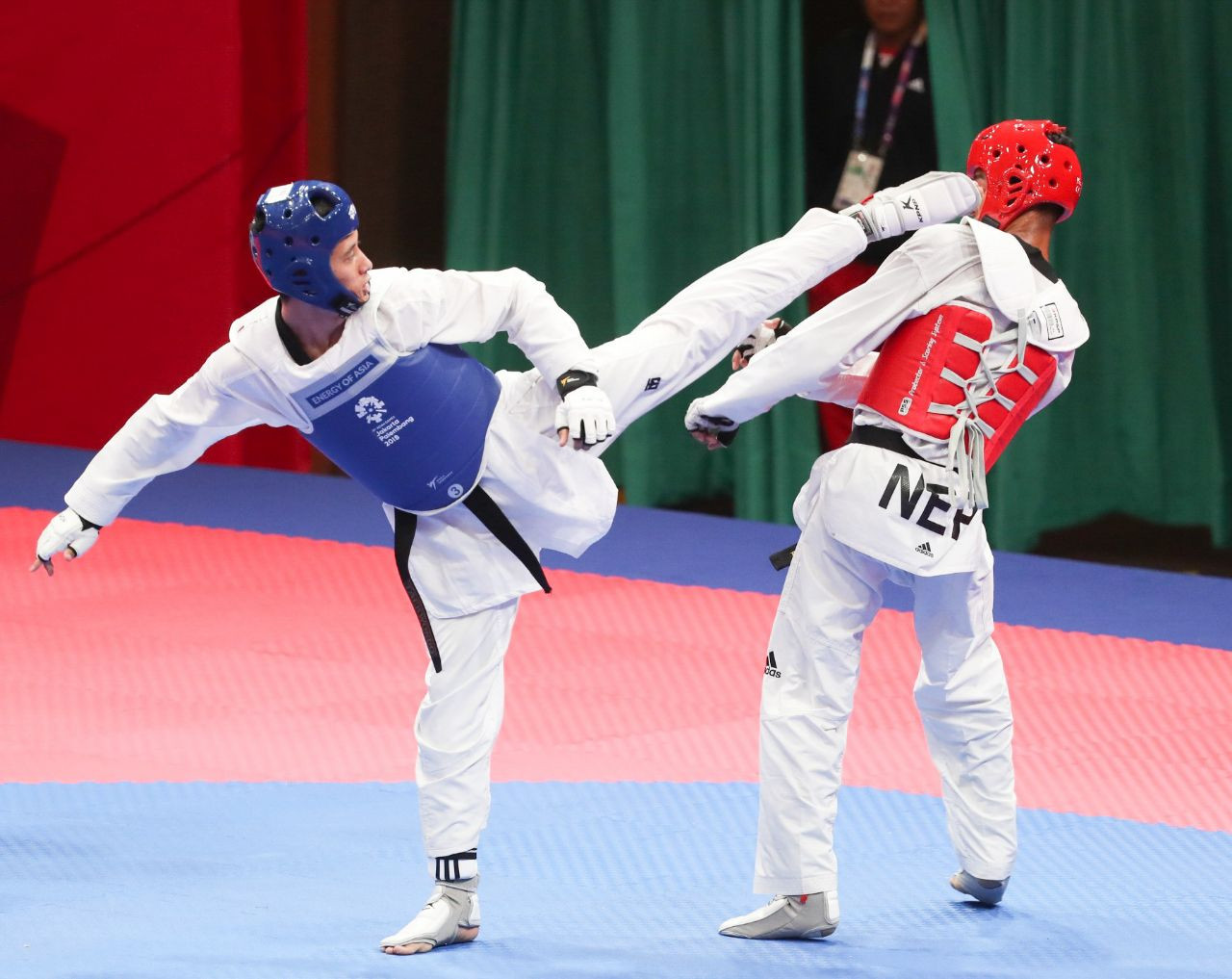 تاەكۆوندو: ەكىنشى كۇنى دە جۇلدە بۇيىرمادى