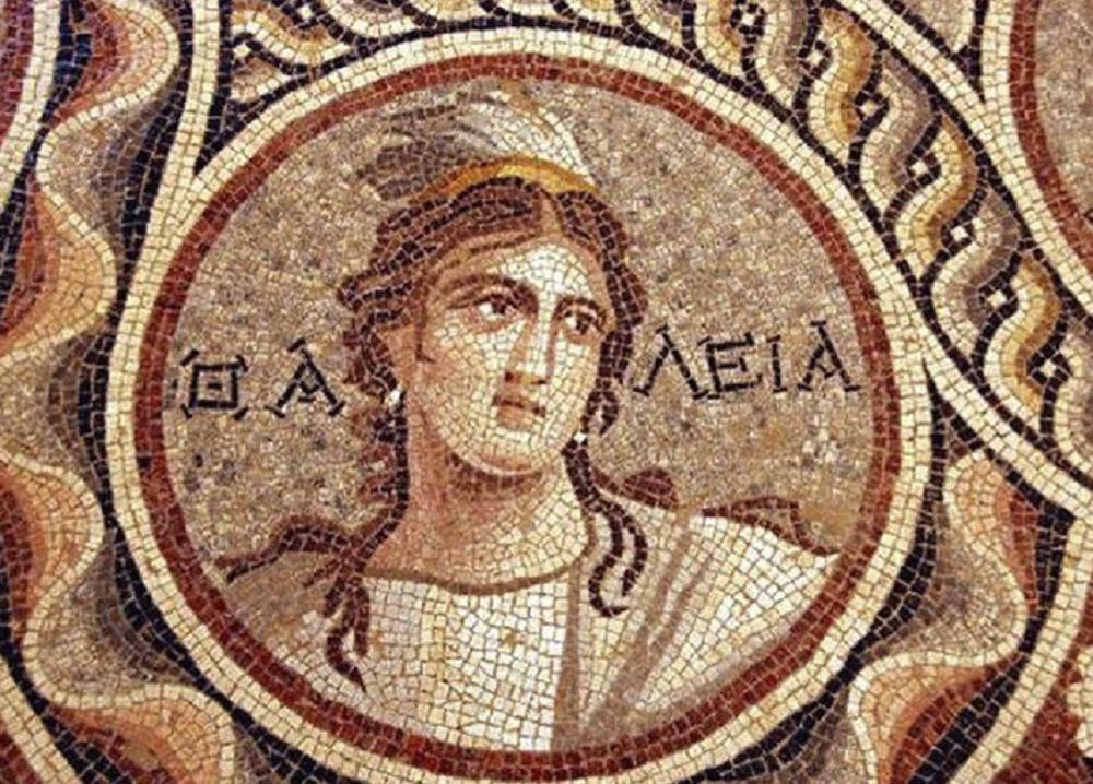 اشەكەيمەن ايشىقتالعان اسپەتتى ونەر