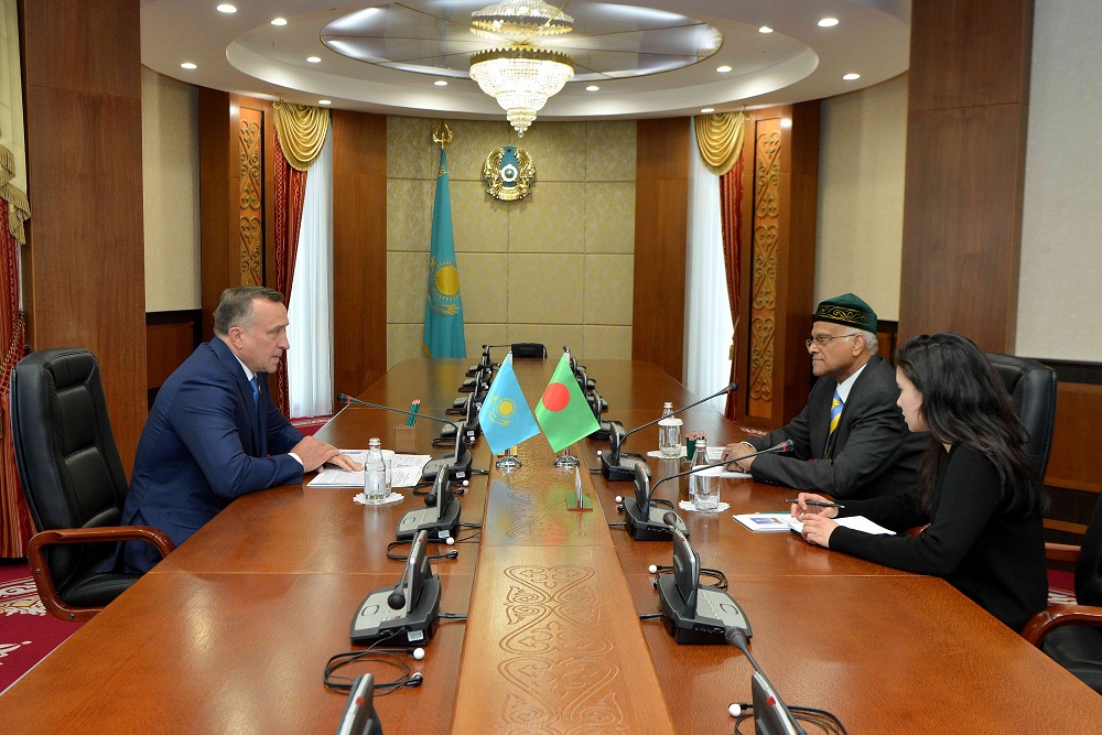 سەرگەي گروموۆ بانگلادەش حالىق رەسپۋبليكاسىنىڭ ەلشىسىن قابىلدادى