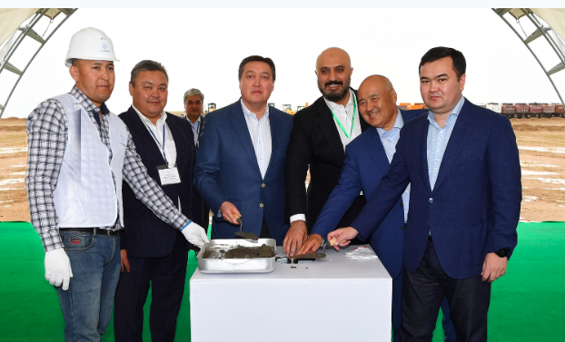 پرەمەر-مينيستر اسقار مامين جۇمىس ساپارىمەن تۇركىستان قالاسىنا باردى