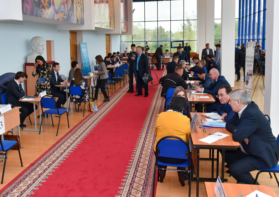 سولتۇستىك قازاقستاندا قوعامدىق قابىلداۋ كۇنى ءوتتى