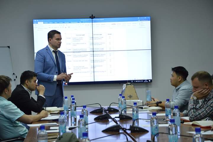 ەلەكتروندى پلاتفورما - وقۋشىعا دا, مۇعالىمگە دە ورتاق