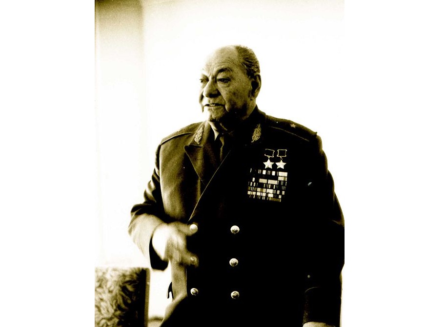 «باتىر  اسا ۇستامدىلىعىمەن تاڭداندىردى»