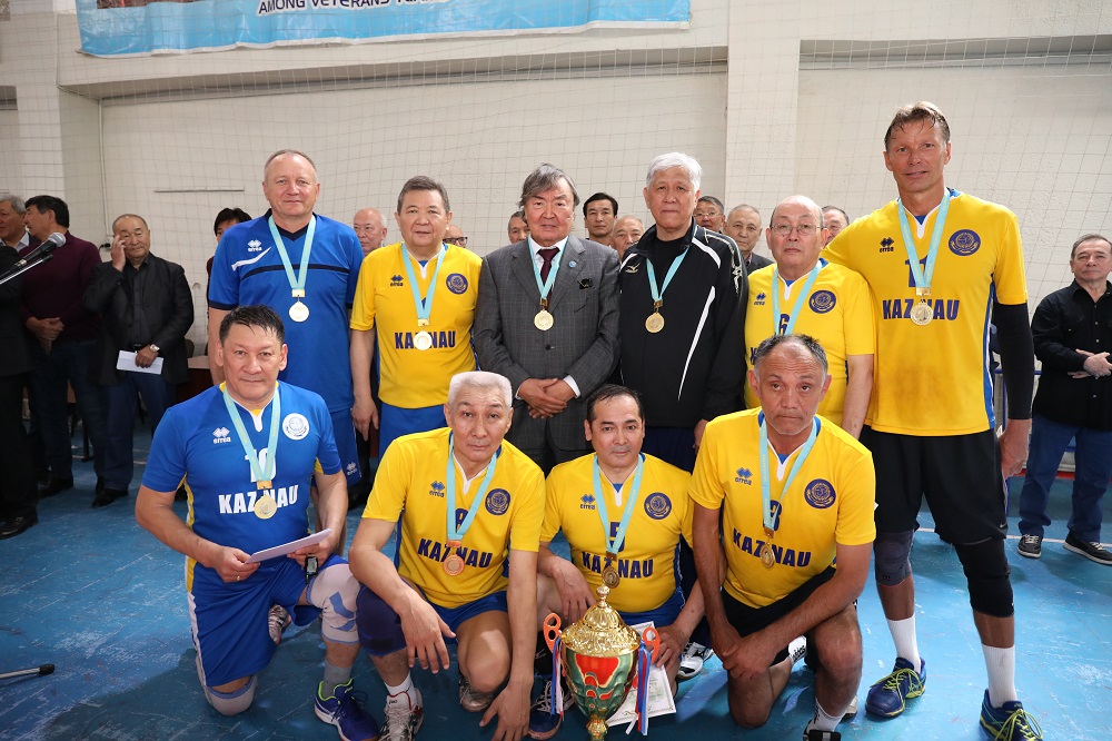 قازاق ۇلتتىق اگرارلىق ۋنيۆەرسيتەتىندە ولجاس سۇلەيمەنوۆپەن كەزدەسۋ ءوتتى