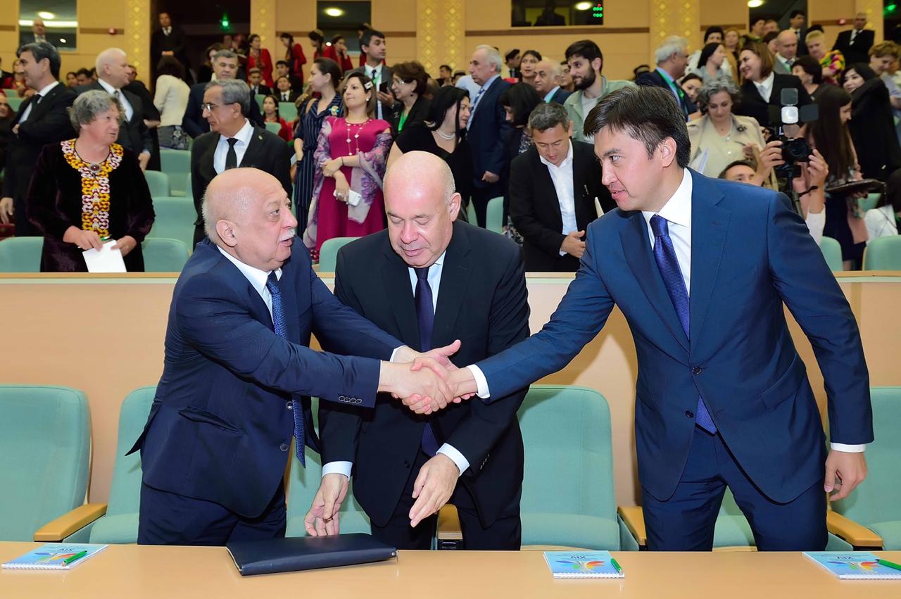 اشحابادتا شىمكەنتتىڭ جاڭا جوبالارى تانىستىرىلدى