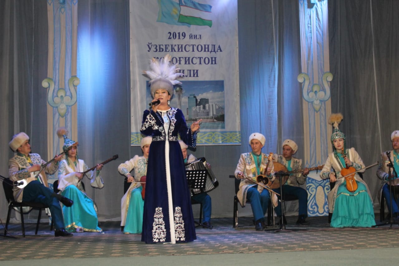 اۋليەاتالىق ونەرپازدار وزبەك وڭىرىندە