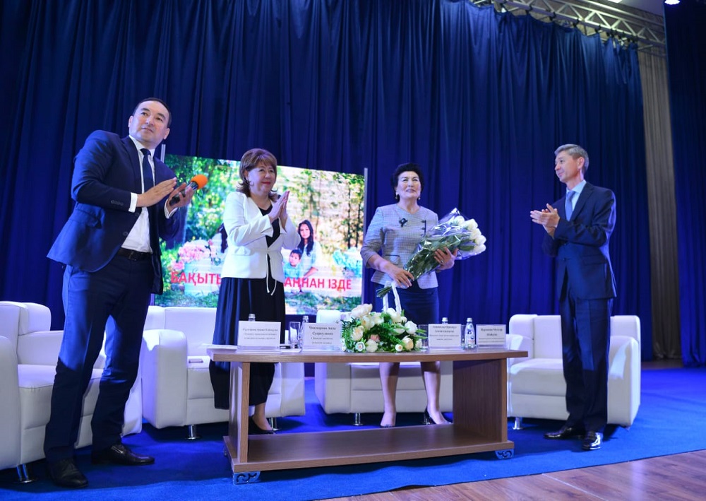 شىمكەنت سوتىندا «باقىتىڭدى بالاڭنان ىزدە!»  اتتى  كەزدەسۋ ءوتتى