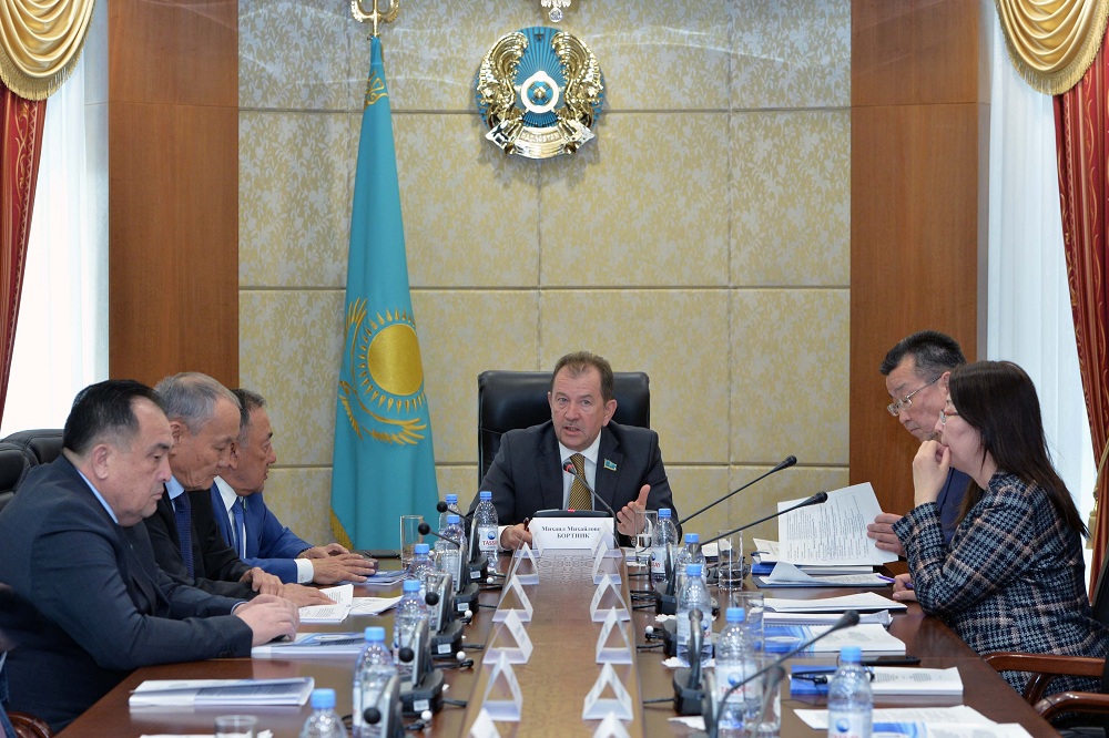 «ءوڭىر» دەپۋتاتتىق توبىنىڭ وتىرىسى بولدى