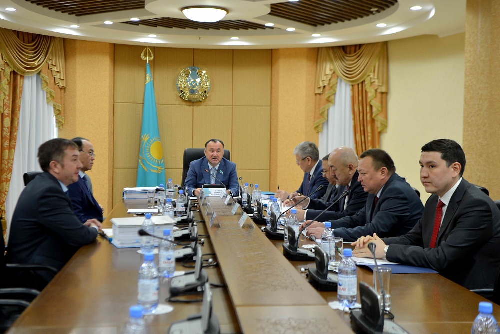 سەناتتا يادرولىق قارۋعا تىيىم سالۋ تۋرالى شارتتى راتيفيكاتسيالاۋ تۋرالى زاڭ جوباسى قارالدى