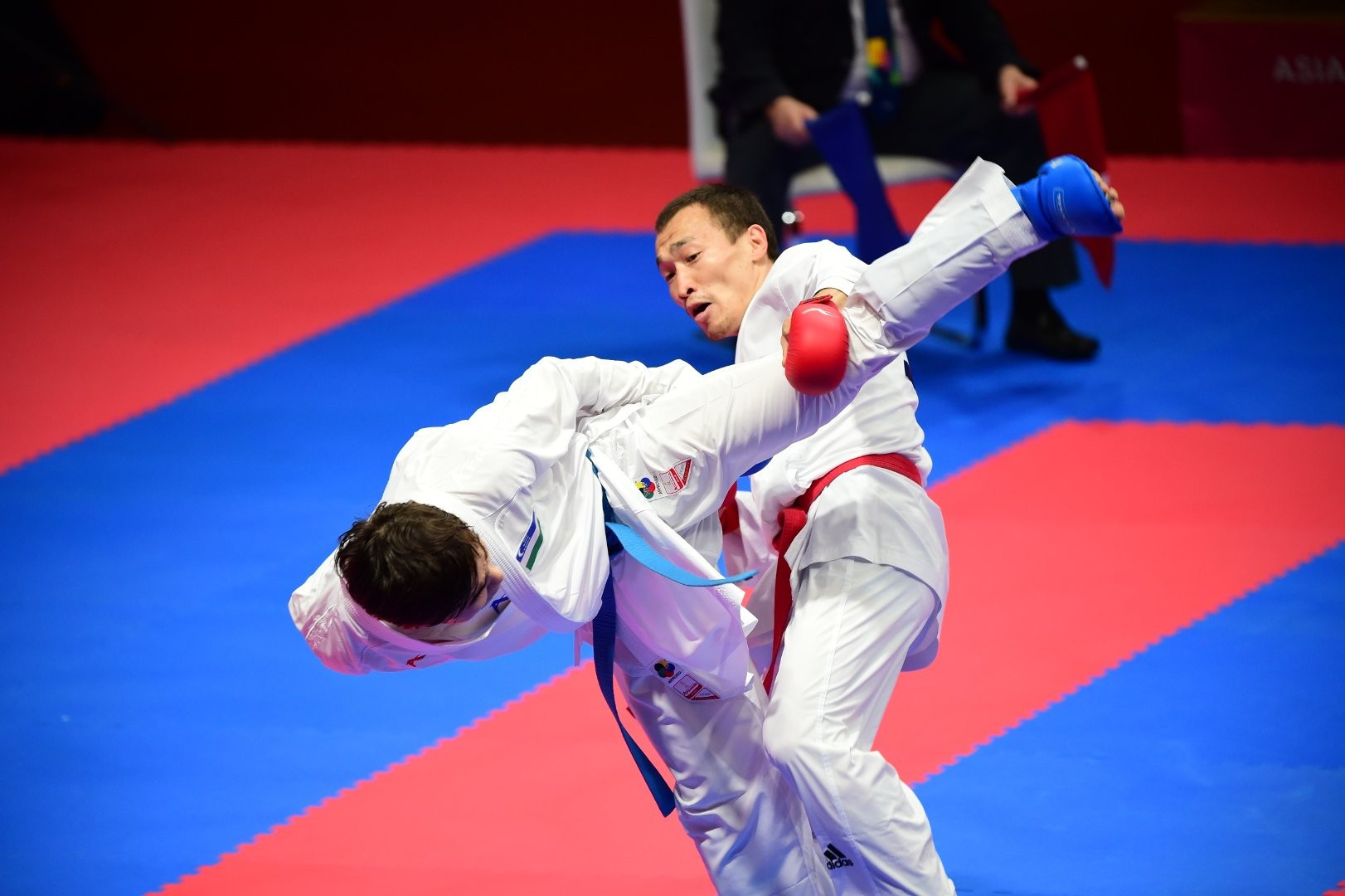 دارحان ءاسادىلوۆ كاراتەدەن شانحايداعى پرەمەر-ليگادا باق سىنايدى