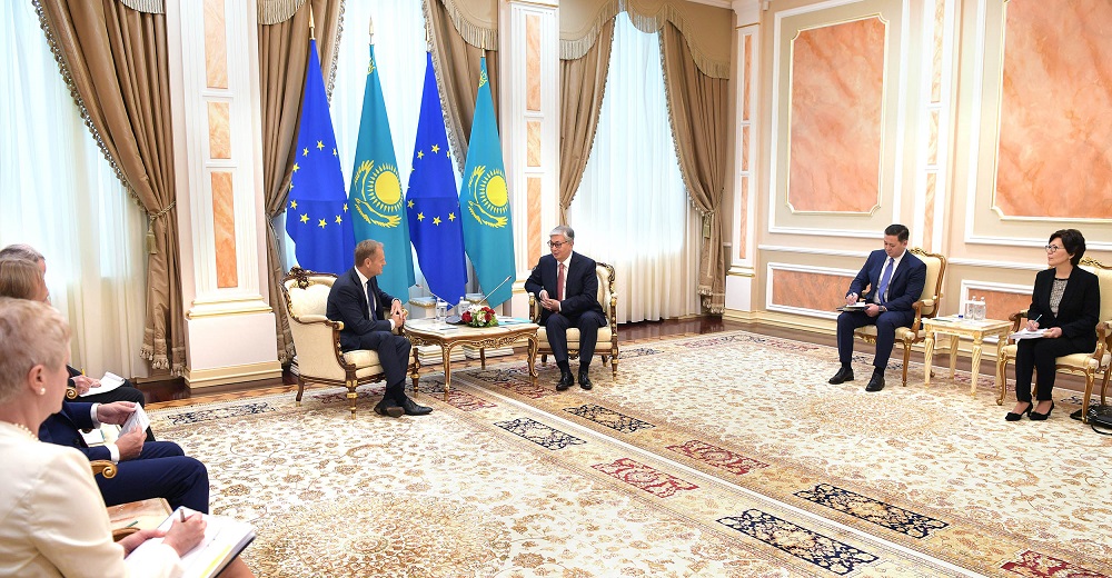 قاسىم-جومارت توقاەۆ ەۋروپالىق كەڭەس توراعاسى دونالد تۋسكپەن كەلىسسوز جۇرگىزدى