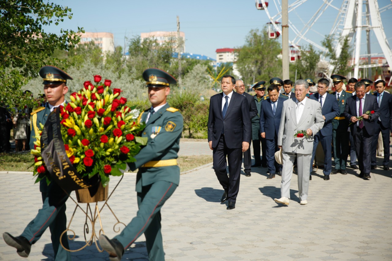 اتىراۋ ساياسي قۋعىن-سۇرگىن قۇرباندارىن ەسكە الدى