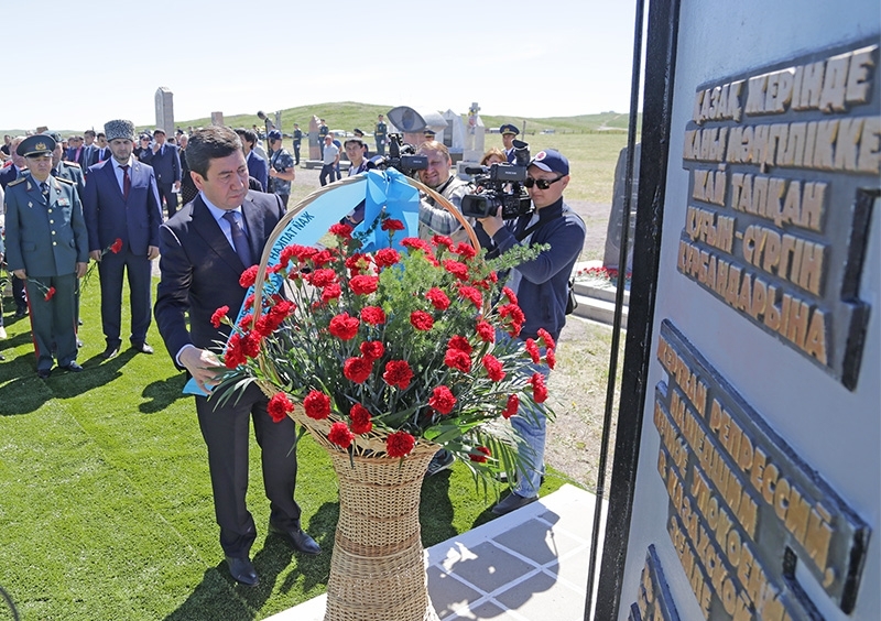 قاراعاندىدا زۇلمات جىلداردىڭ قۇرباندارىن ەسكە الدى