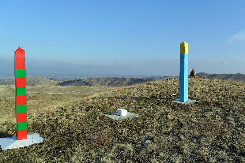 سولتۇستىكقازاقستاندىق شەكاراشى جۇكتى ايەل مەن بالانى اجالدان قۇتقاردى