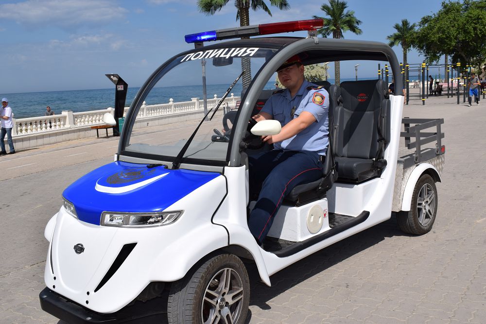 كۆادروتسيكل تەڭىز جاعاسىن كۇزەتەدى