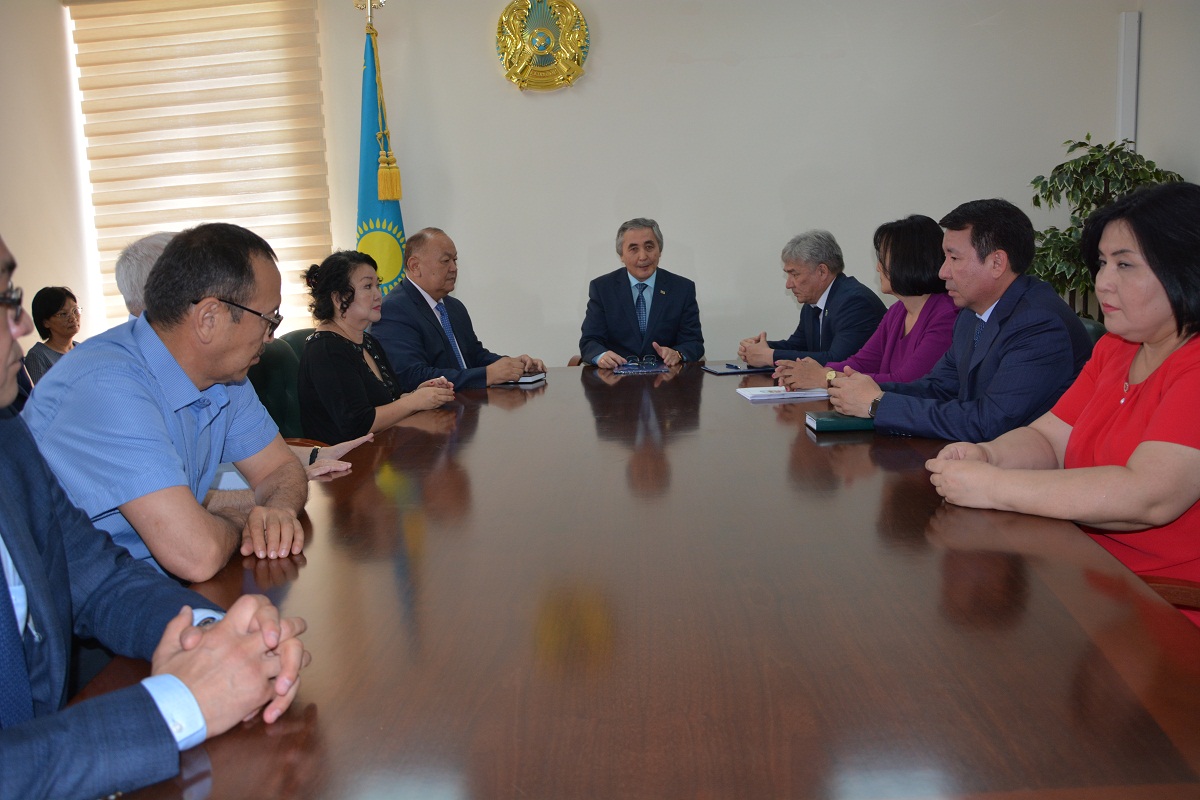 اقتاۋدا بيلەر كەڭەسى العاشقى داۋلاردى قارادى
