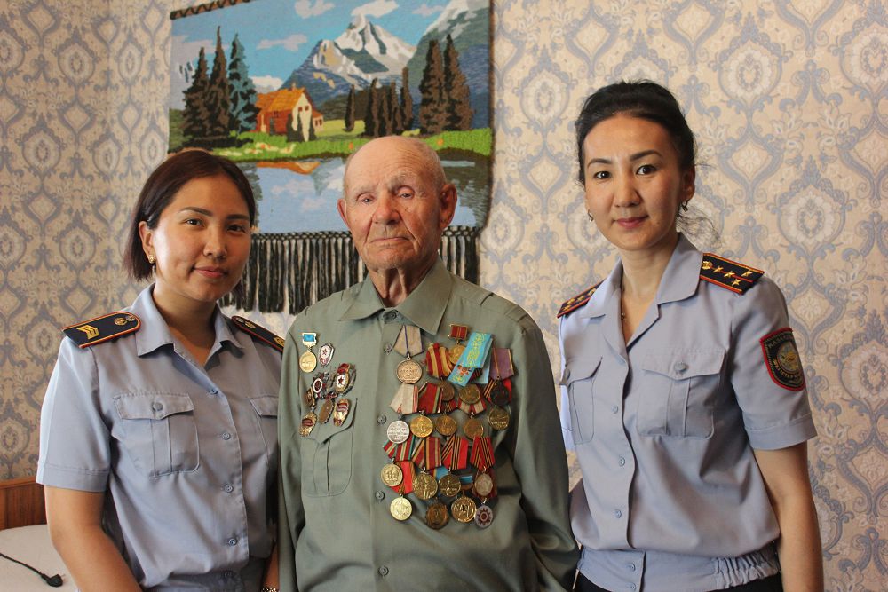 اقتاۋ پوليتسەيلەرى ارداگەرلەردى ورازا ايت مەيرامىمەن قۇتتىقتادى