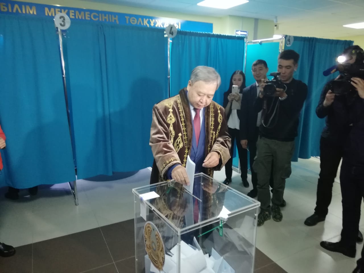 ۇمىتكەر ءسادى-بەك تۇگەل ءوز تاڭداۋىن جاسادى