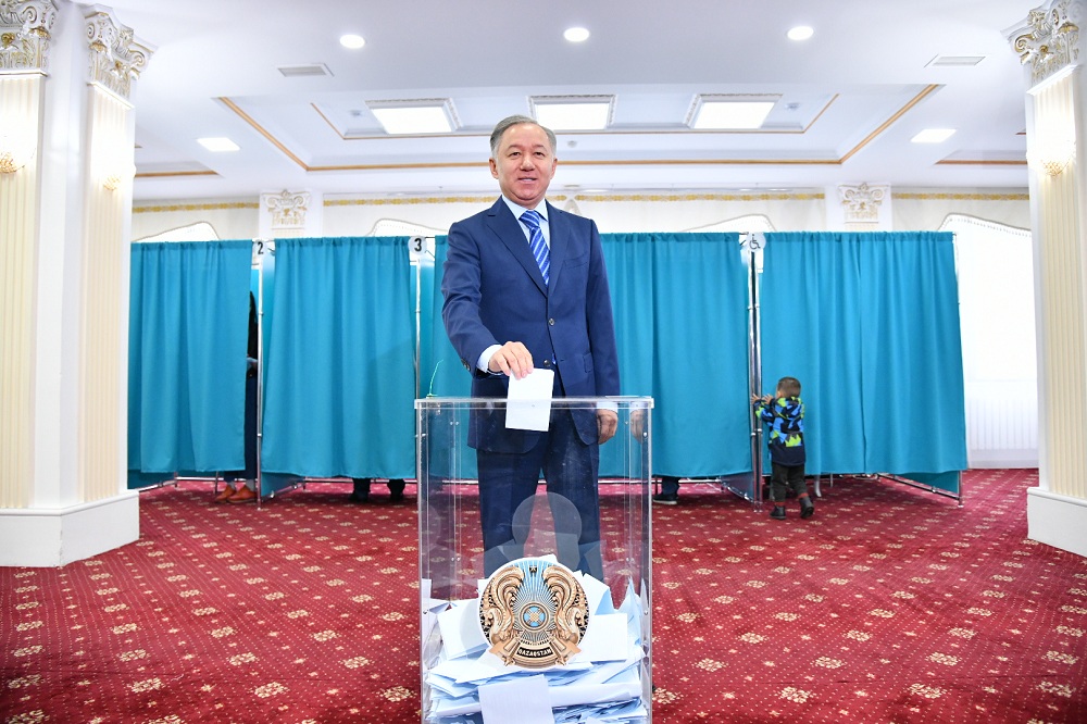 ن.نىعماتۋلين پرەزيدەنتتىك سايلاۋدا داۋىس بەردى